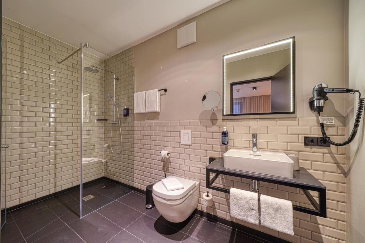 Vienna House Easy By Wyndham Bonn City Екстериор снимка