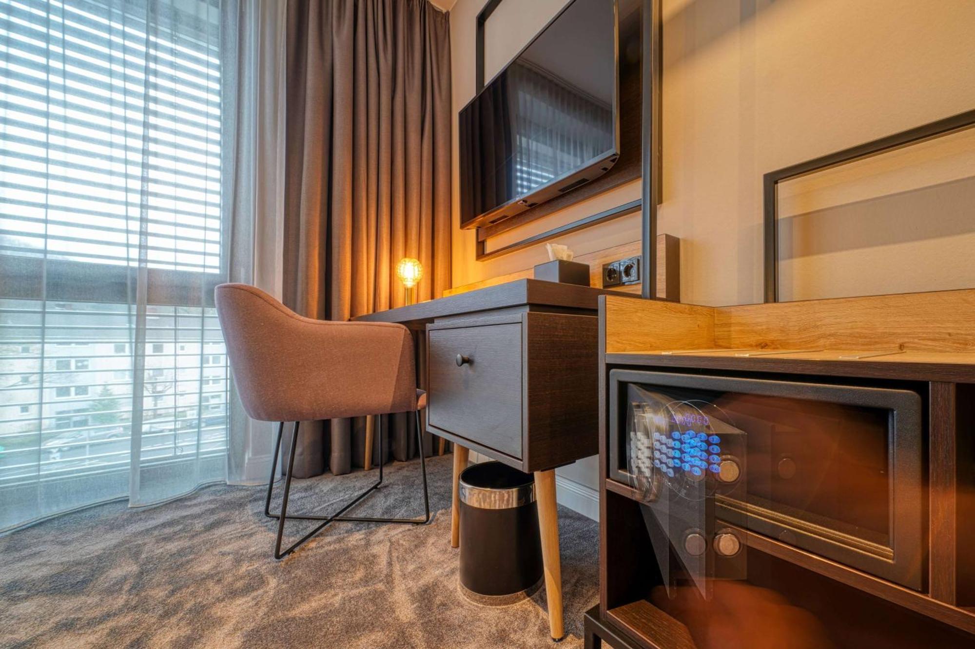 Vienna House Easy By Wyndham Bonn City Екстериор снимка